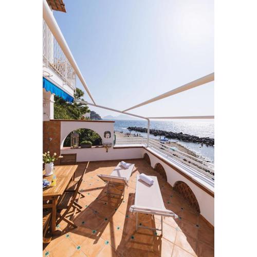 Appartamento Fronte Mare con Accesso Spiaggia