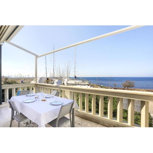 Appartamento Fronte Mare con Terrazza Panoramica