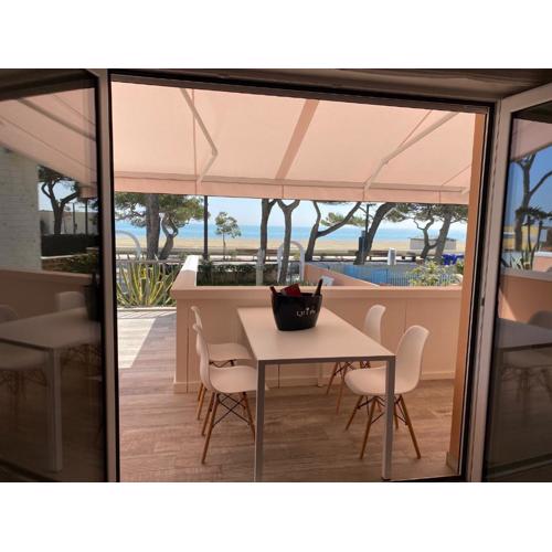 Appartamento fronte mare Villa Lory