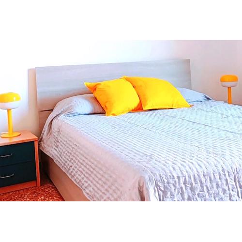 APPARTAMENTO GIALLO - OVER THE RAINBOW APARTAMENTS - LIDO di JESOLO - 4 POSTI LETTO