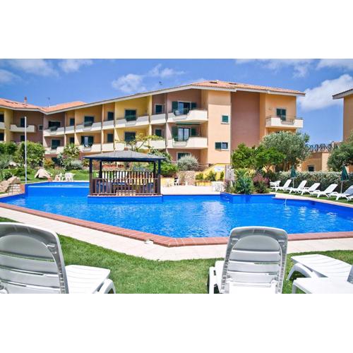 Appartamento in complesso con piscina