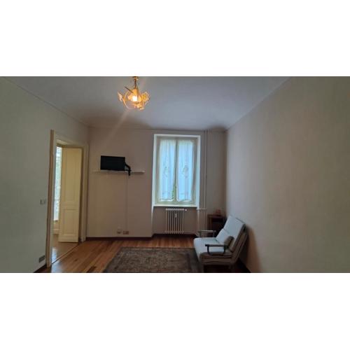 Appartamento in piazza Bernini Apartment in Bernini square