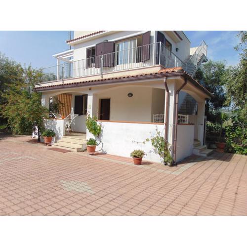 Appartamento in villa con giardino Pizzomunno