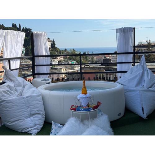 Appartamento Rapallo - Le 5 Terre - Portofino - Sky Garden Maria Jose - Attico vista mare - Terraces - 2 bagni- 2 Camera da Letto - Box, Wi-fi, Idromassaggio Free inteiro Attico per Voi, con Ascensore