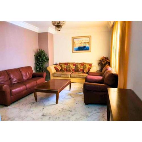Appartement 141m2 Moderne Haut Standing de 3 Chambres - Internet Fibre à Ennasr 2 - Idéal pour Famille - Service Navette