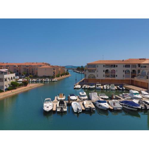 Appartement 2 pièces avec parking privé à Sète - FR-1-472-188