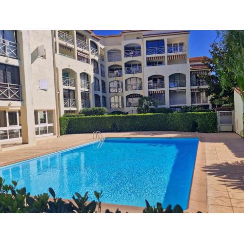 Appartement 2 pièces avec piscine, parking, animaux acceptés, Sainte-Maxime - FR-1-780-93