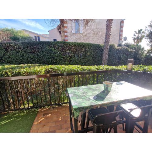 Appartement 2 pièces climatisé, belle terrasse, parking privé, proche centre-ville et plage Sainte-Maxime - FR-1-780-43