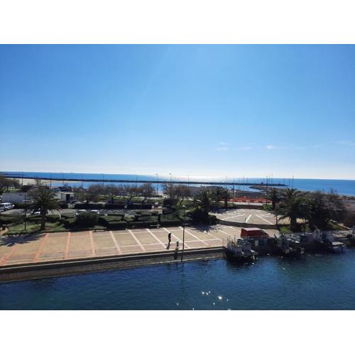 Appartement 2 pièces en bord de mer avec parking privé à Sète - FR-1-338-409