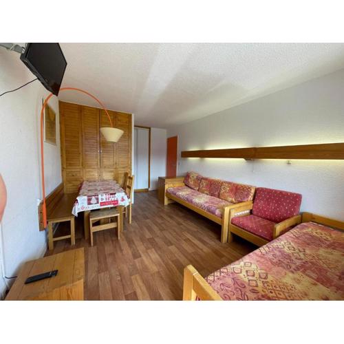 Appartement 2P pour 4 pers., balcon sud, au pied des pistes, centre Les Menuires - FR-1-452-204
