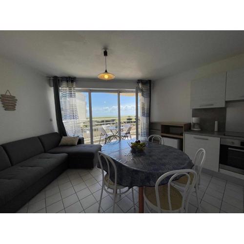 Appartement 3 pièces avec balcon, piscine et parking à proximité de la mer - 6 couchages - FR-1-224C-188