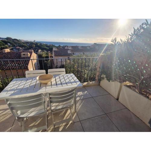 Appartement 3 pièces climatisé avec piscine et parking proche plage à Sainte-Maxime - FR-1-780-87
