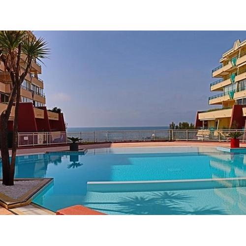 Appartement 4 pers, piscine, parking, climatisation en bord de mer - FR-1-338-508