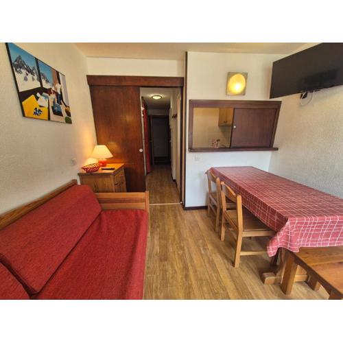Appartement au pied des pistes à Tignes - Balcon, Parking, Ski, et Activités Incluses - FR-1-502-409