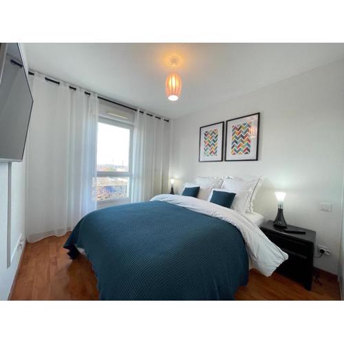 Appartement calme avec balcon, à 4km du centre, Parking, WI-FI, Netflix gratuit