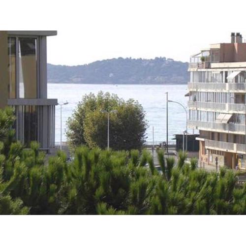 Appartement climatisé 2 pièces, près des plages et commerces, centre de Sainte-Maxime - FR-1-780-19