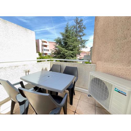 Appartement climatisé à Sète avec parking privé, proche plages et commodités - FR-1-338-570