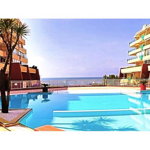 Appartement climatisé avec vue mer et piscine