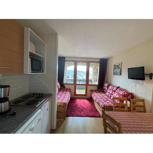 Appartement confortable au pied des pistes avec balcon et parking - FR-1-181-2055