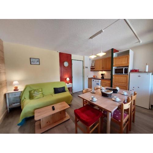 Appartement cosy 3 pièces avec 2 balcons, lave-vaisselle, lave-linge, à proximité des pistes - FR-1-353-126