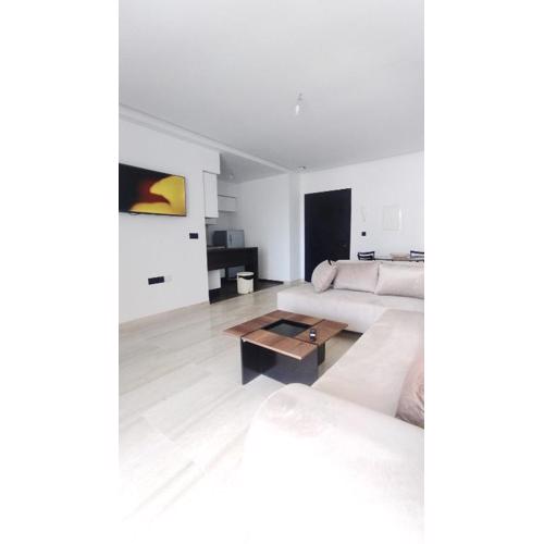 Appartement cosy avec accès piscine