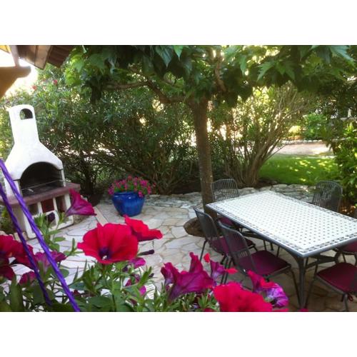 APPARTEMENT de 50m2 en rez de jardin - 3 étoiles