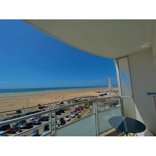 Appartement face mer (vue 180°) avec balcon
