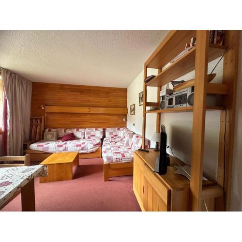 Appartement fonctionnel proche des pistes avec balcon et parking - FR-1-181-2173