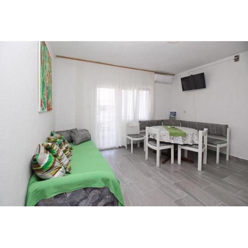 Appartement in Baška mit Eigenem Balkon - b59601