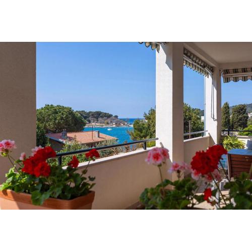 Appartement In Stoja Mit Terrasse
