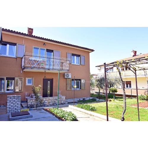 Appartement in Umag mit Kleiner Terrasse