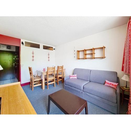 Appartement lumineux au centre, balcon, proche pistes et commerces - FR-1-344-946