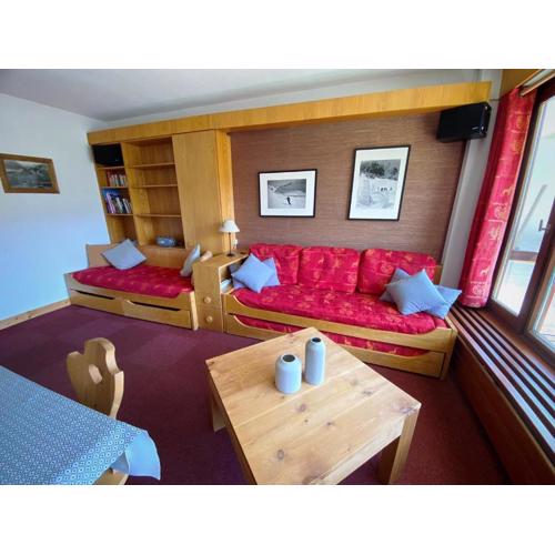 Appartement lumineux avec balcon, accès direct aux pistes - FR-1-502-370