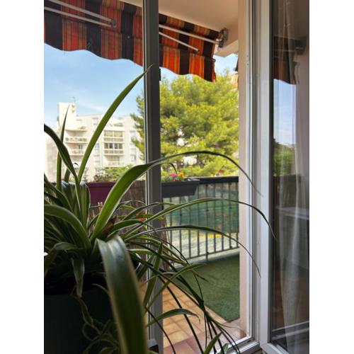 Appartement lumineux avec parking privé et balcon