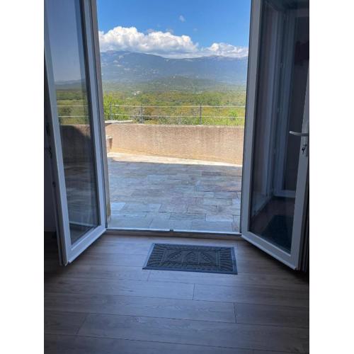 Appartement neuf dans hameau proche porto vecchio