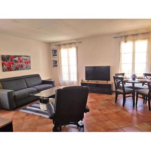 Appartement, plein centre, balcons, clim, parking