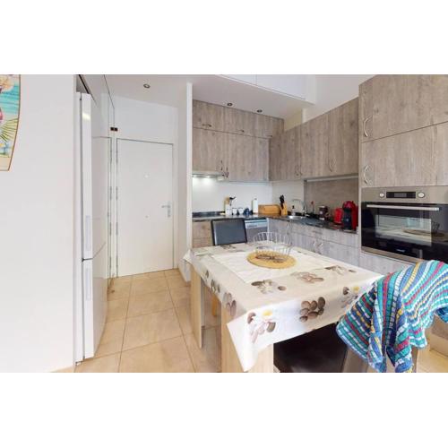 Appartement première ligne de mer, commerce,