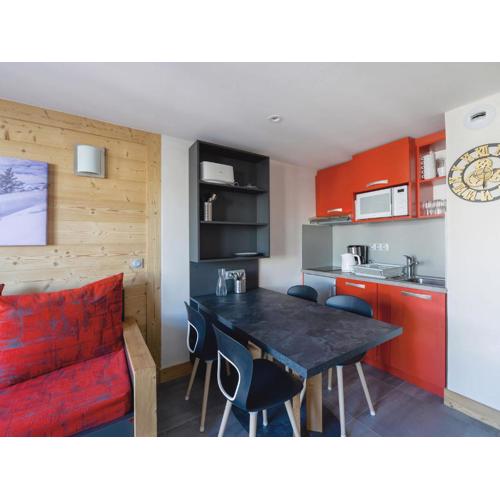 Appartement rénové 2 pièces avec Balcon, Proche Pistes, Parking et Animaux Acceptés - FR-1-181-1938