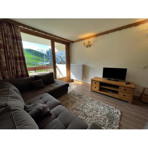 Appartement rénové 3 pièces pour 6 pers, balcon, 2 sdb, proche ascenseur, skis, qualité 4 flocons - FR-1-452-203