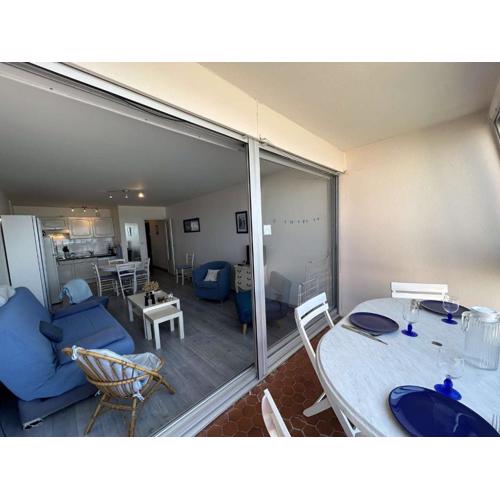 Appartement rénové 3 pièces, vue mer, accès direct plage, parking privé, 4 couchages - FR-1-224C-89