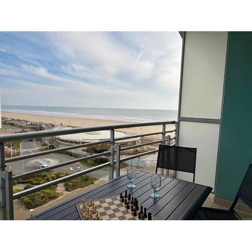 Appartement rénové, vue mer, proche plage, 1 chambre, balcon - FR-1-323-515