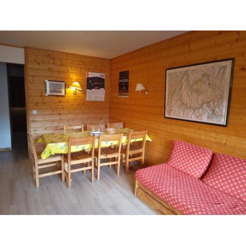 Appartement ski aux pieds avec balcon et WIFI - FR-1-181-2838