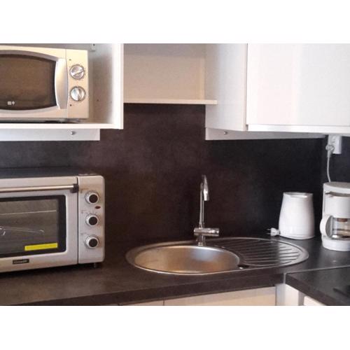Appartement Skis aux Pieds, 4 Personnes, Balcon, Wifi Gratuit, Proche Commerces et Activités - FR-1-574-39