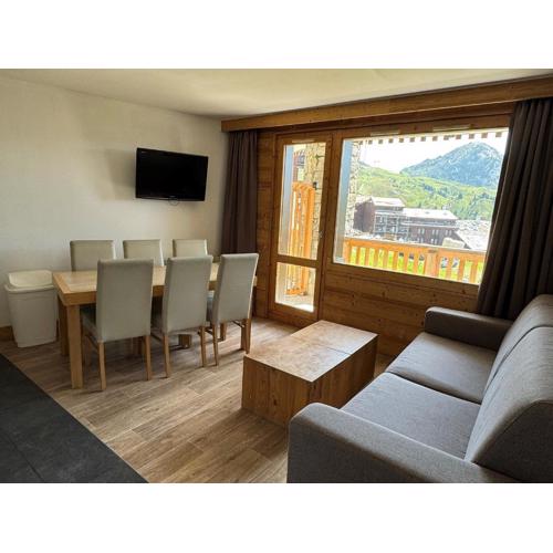 Appartement skis aux pieds, 6 pers, piscine, bien-être, Belle Plagne - FR-1-181-2810