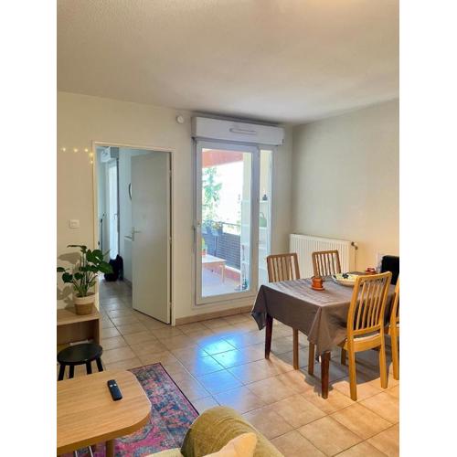 Appartement spacieux - Grand balcon - Compans
