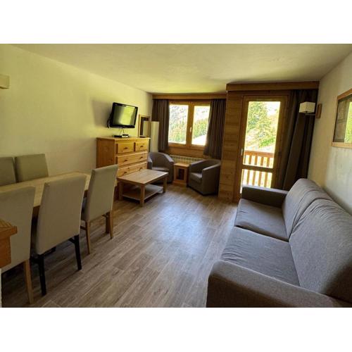 Appartement spacieux au pied des pistes avec piscine, sauna et balcon, Belle Plagne. - FR-1-181-2812
