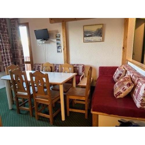 Appartement spacieux près des pistes avec balcon - FR-1-181-2495