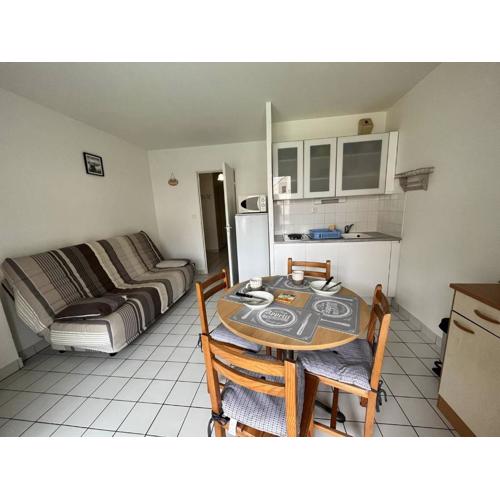 Appartement T2 à St Jean de Monts avec balcon et parking privé - FR-1-324A-67