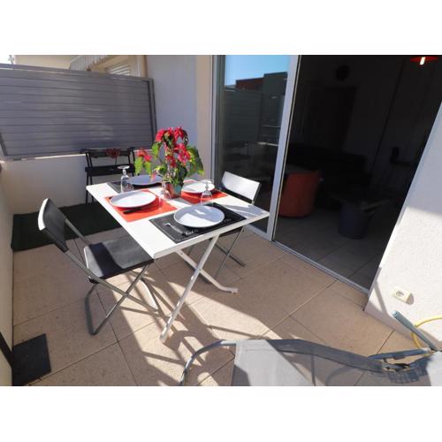 Appartement T2 avec Terrasse, Parking et Piscine à Sète, proche Plage - FR-1-472-117