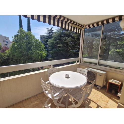 Appartement T2 calme avec parking, balcon, proche centre-ville et plage à Sainte-Maxime - FR-1-780-22
